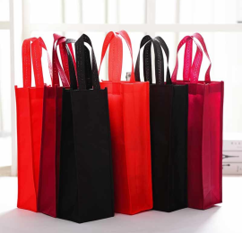 Lựa chọn màu sắc túi vải không dệt đựng rượu